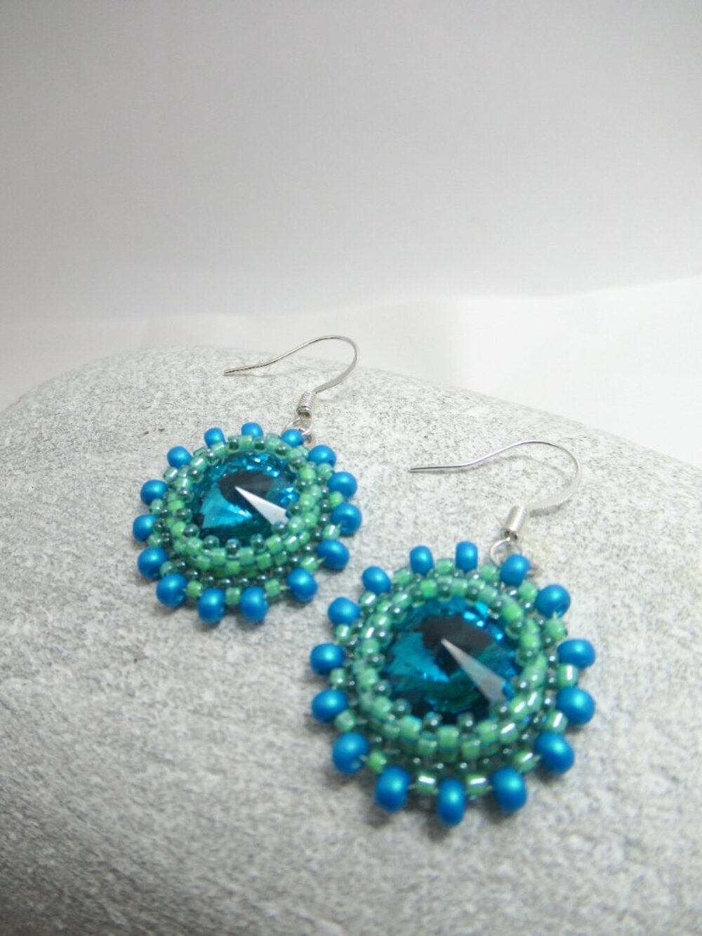 Blue Rivoli earrings - Picture 5 of 9